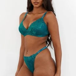 Lounge Underwear Sustainable Lace Magic Bra (Set) - Turquoise Bestsellers 13 Lounge Underwear Sustainable Lace Magic Bra (Set) - Turquoise Bestsellers