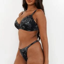 Lounge Underwear Bestsellers Sustainable Lace Magic Bra (Set) - Black 12 Lounge Underwear Bestsellers Sustainable Lace Magic Bra (Set) - Black