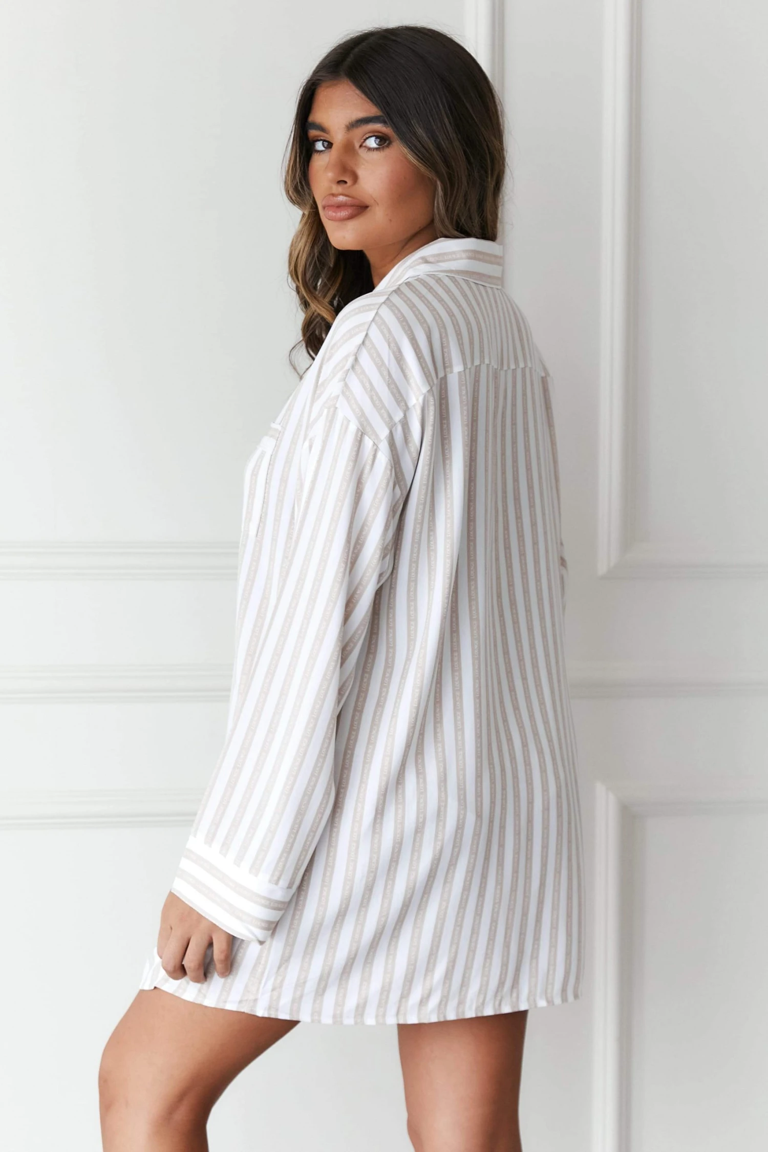Lounge Underwear Schlaf Pinstripe Oversized Pyjama Shirt (Set) - Mink 4 Lounge Underwear Schlaf Pinstripe Oversized Pyjama Shirt (Set) - Mink